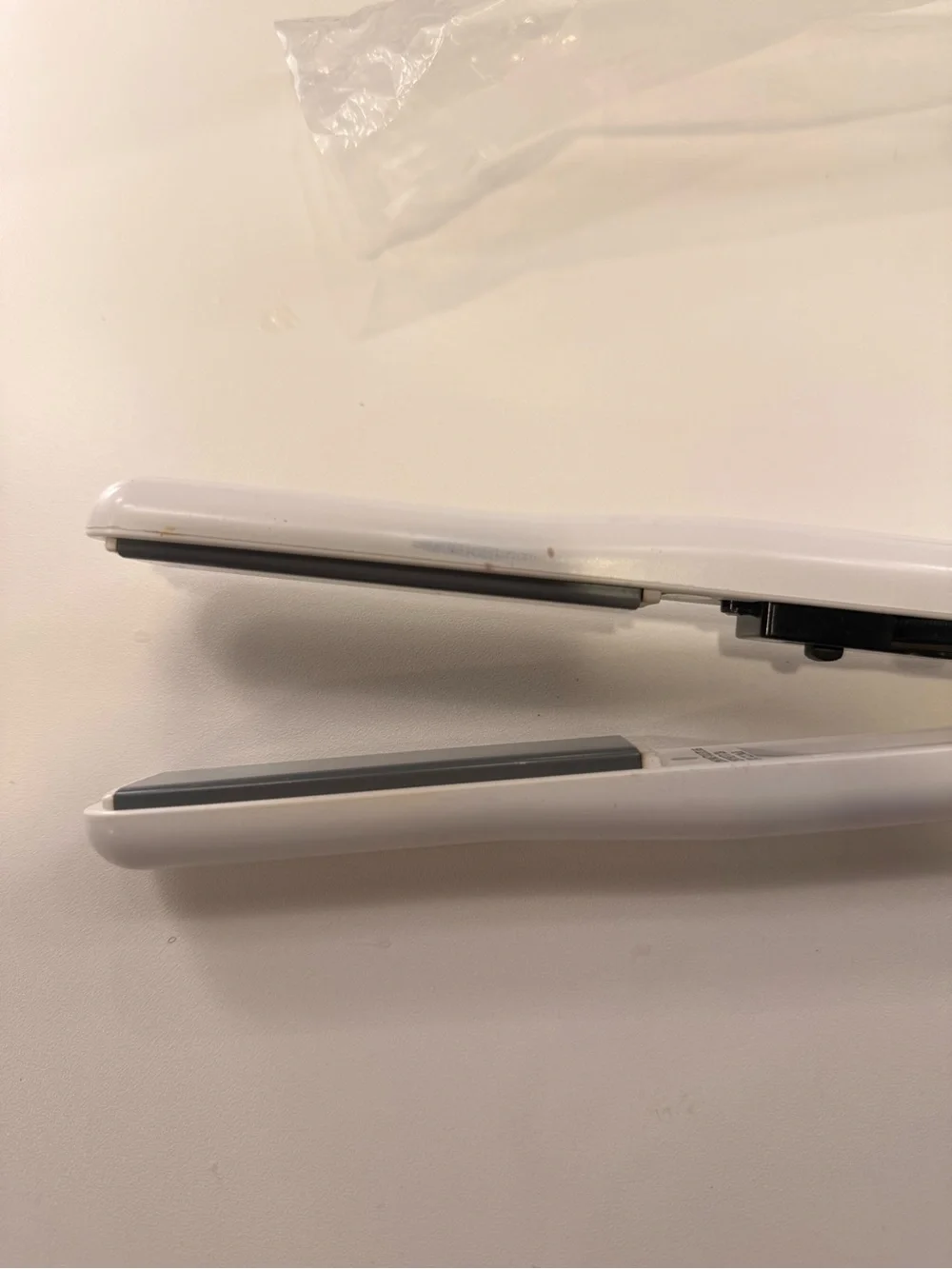 NuMe White and Black Flat Iron Hair Straightener
